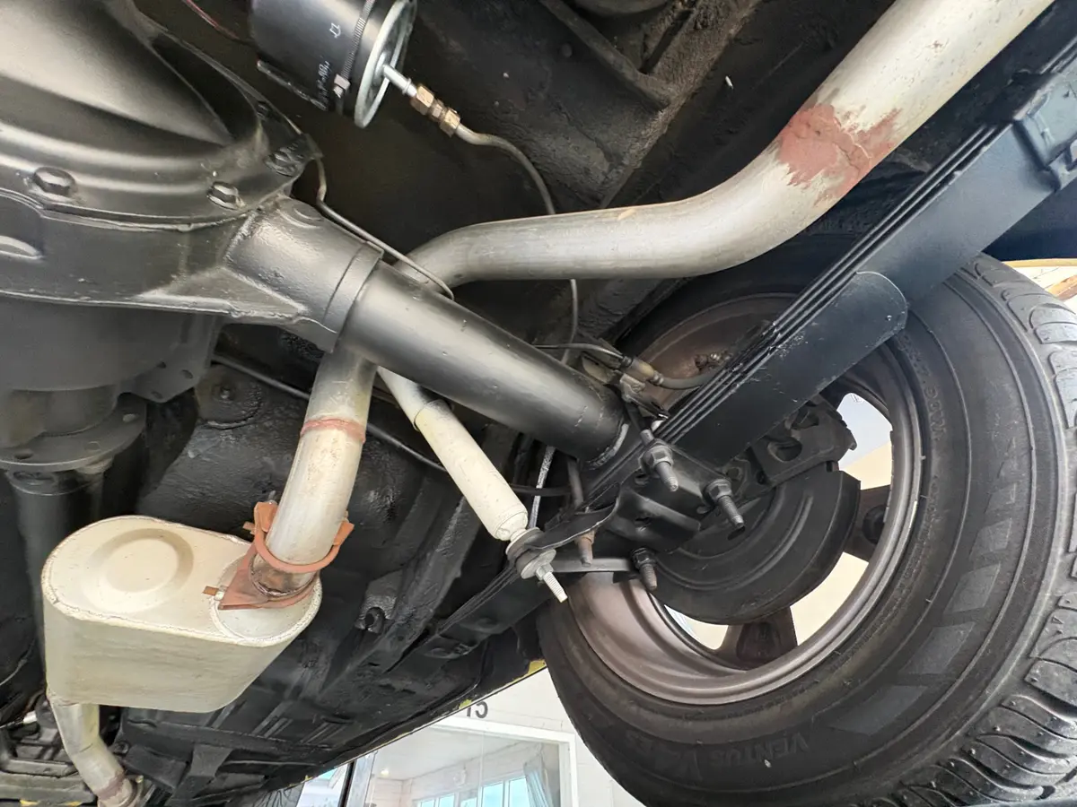 Vehicle photo 46