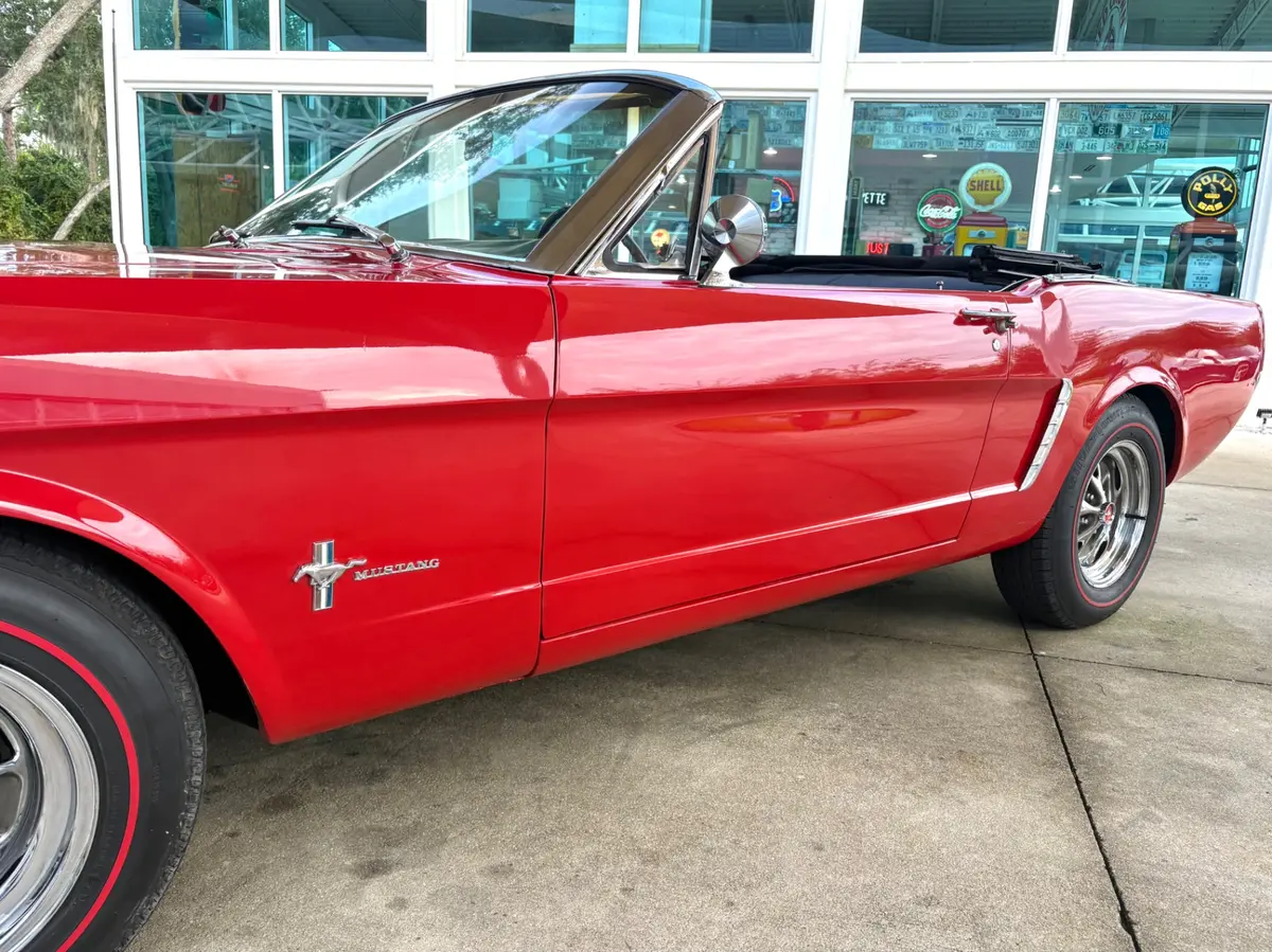 Vehicle photo 13