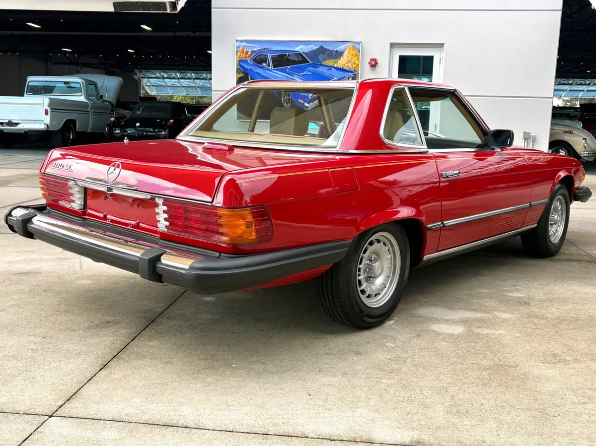 Vehicle photo 6