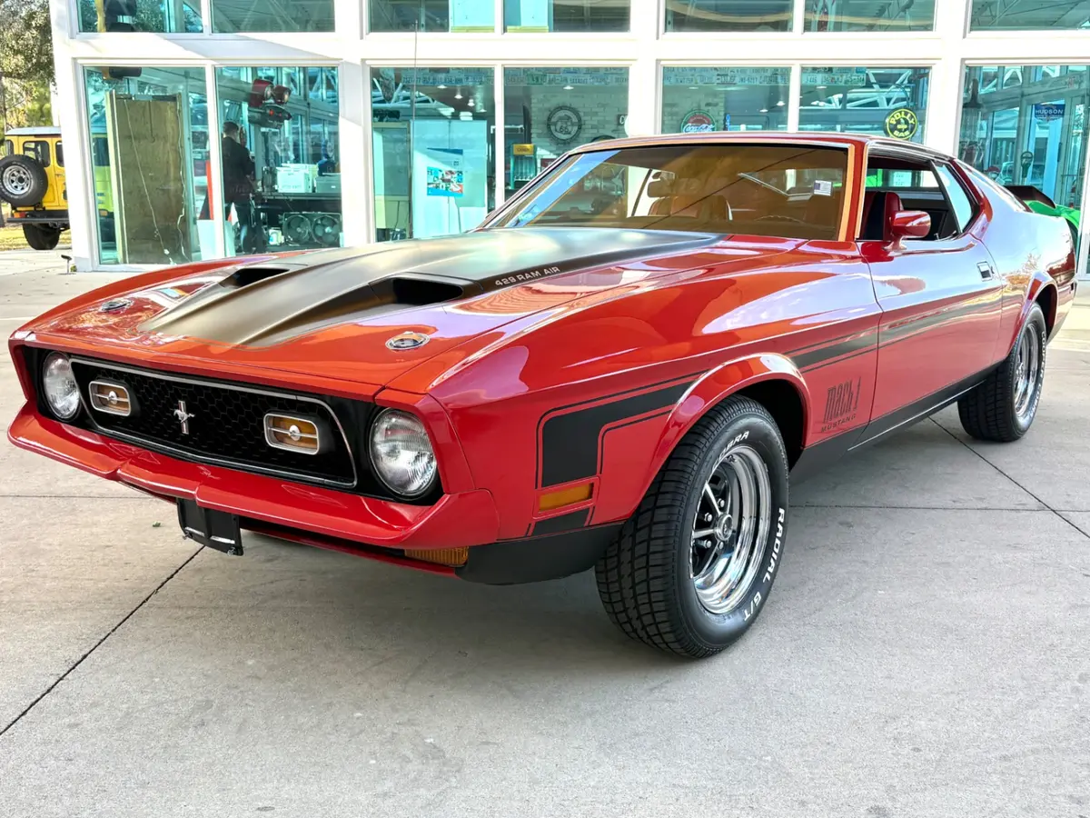 Vehicle photo 11