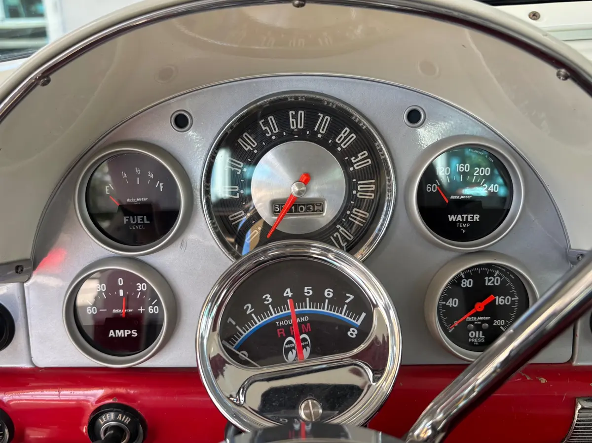 Vehicle photo 36