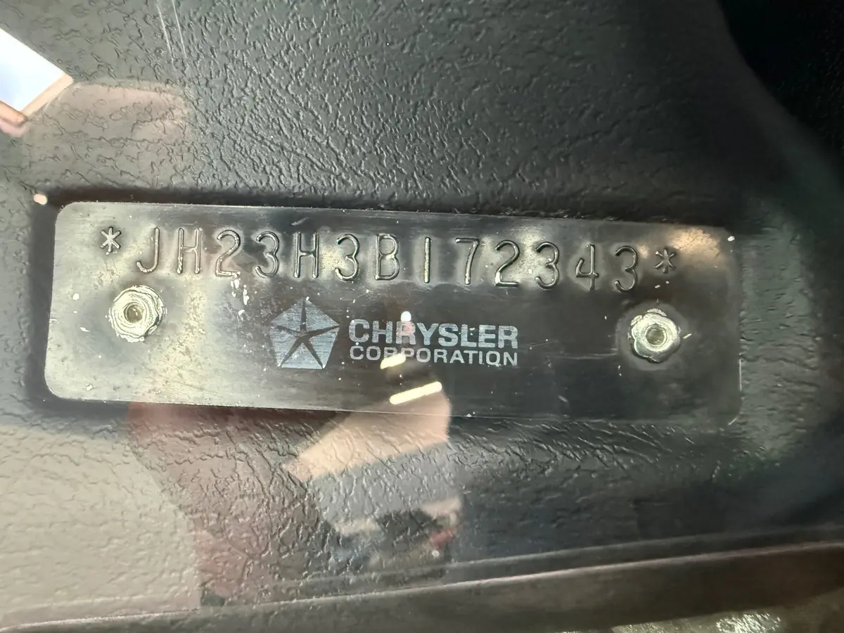 Vehicle photo 27