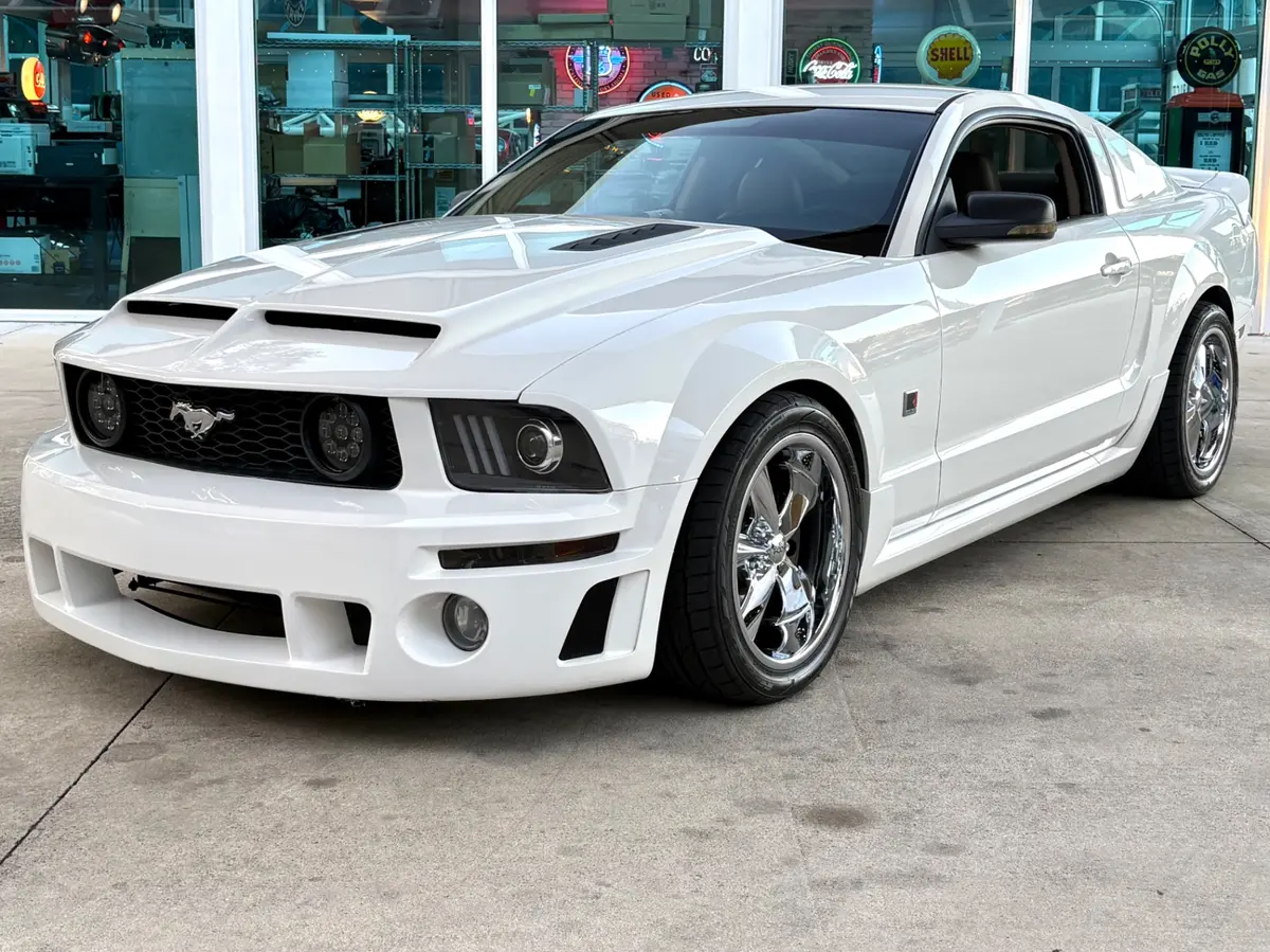 Vehicle photo 1