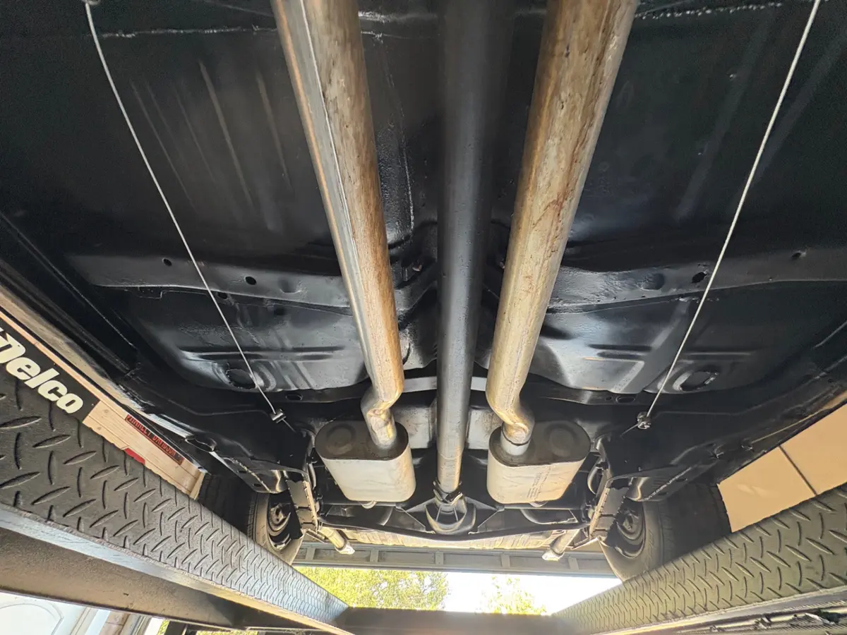 Vehicle photo 120