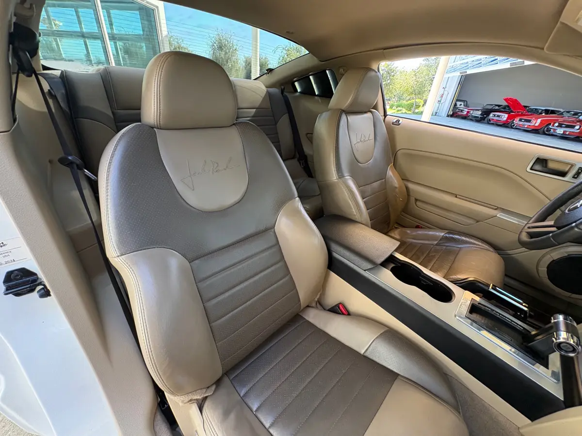 Vehicle photo 41