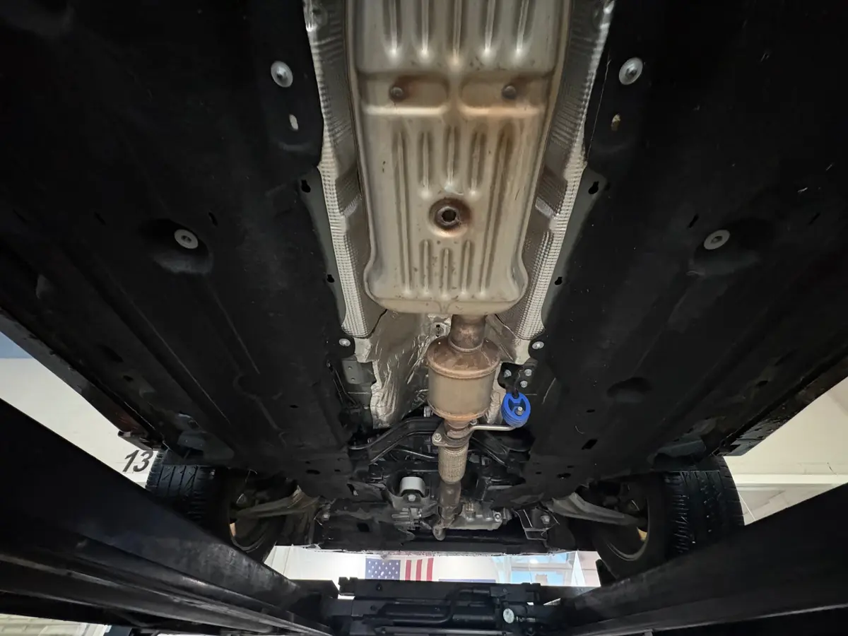 Vehicle photo 53