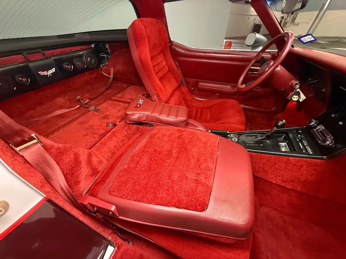 Vehicle photo 35