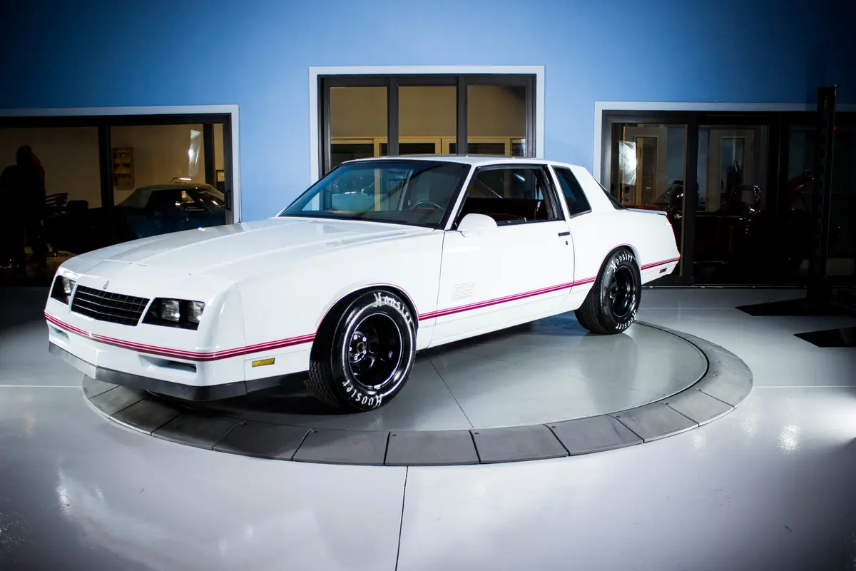 Vehicle photo 1