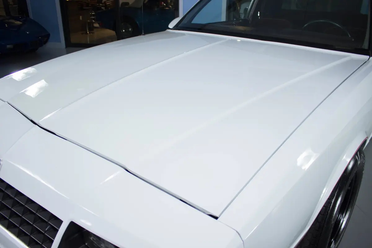 Vehicle photo 11