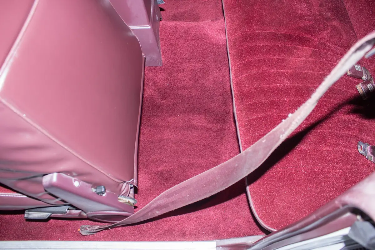 Vehicle photo 19