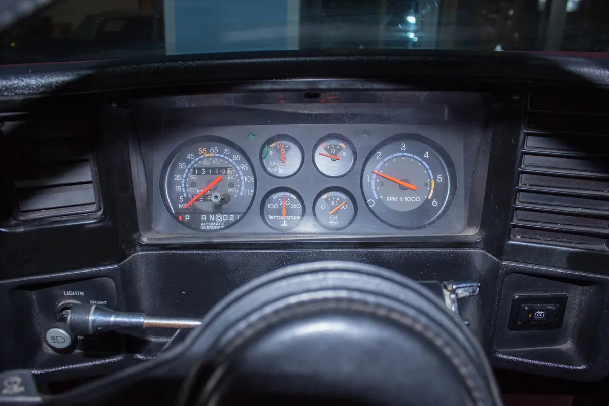 Vehicle photo 23