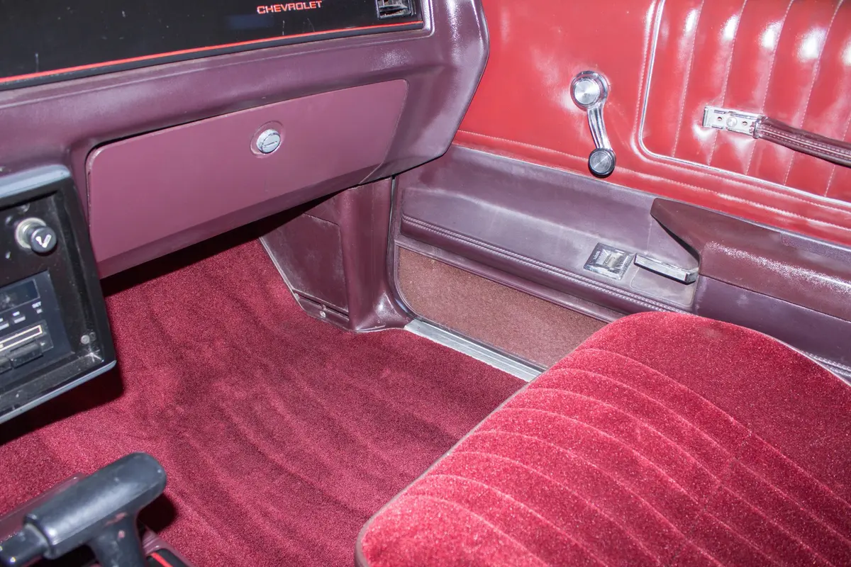 Vehicle photo 27