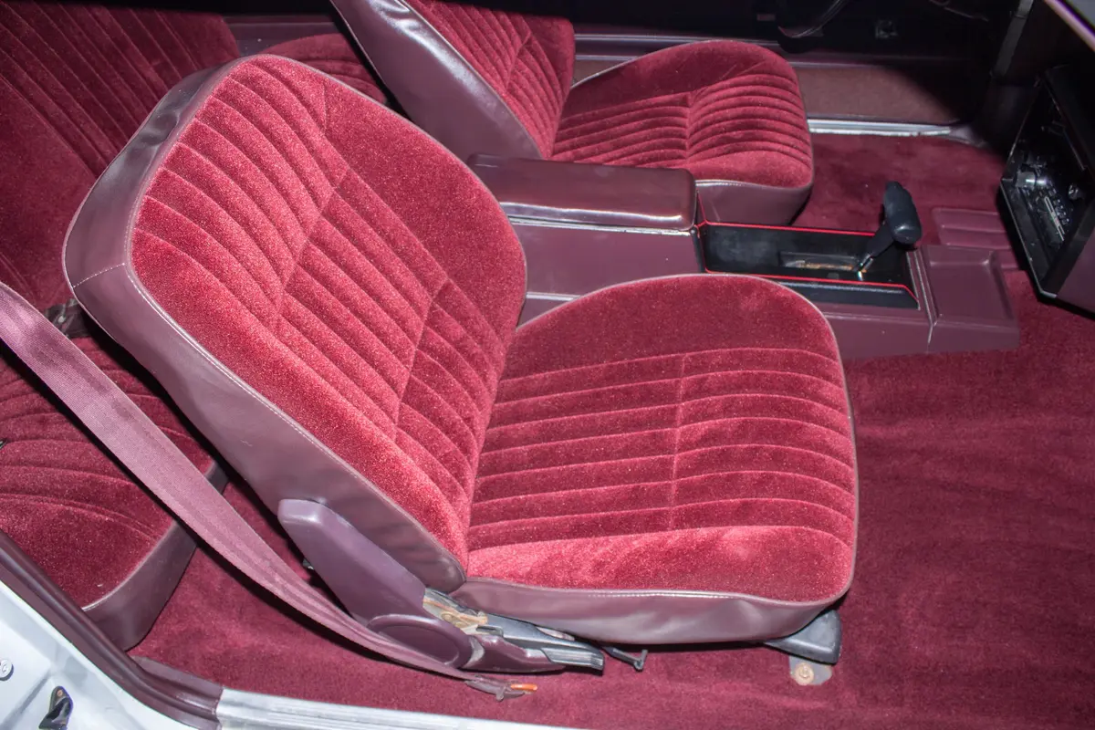 Vehicle photo 32