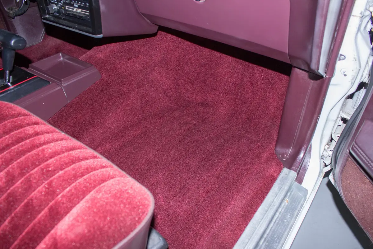 Vehicle photo 33
