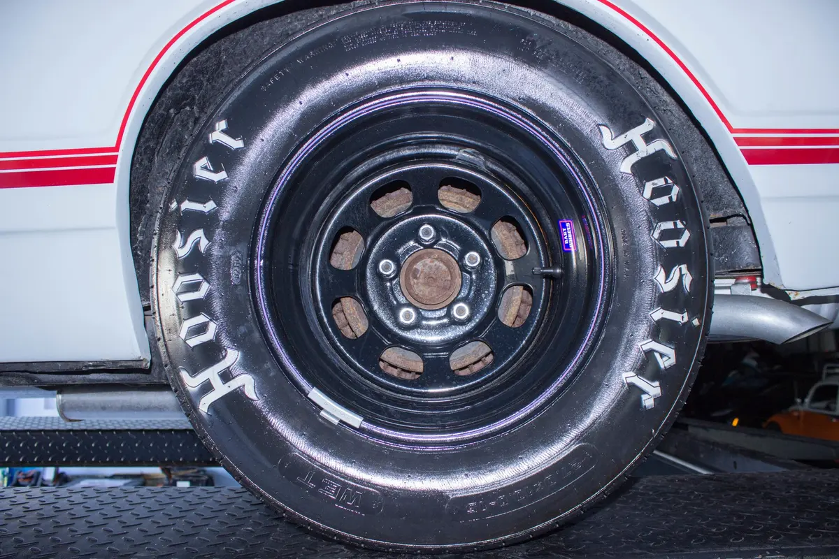 Vehicle photo 45