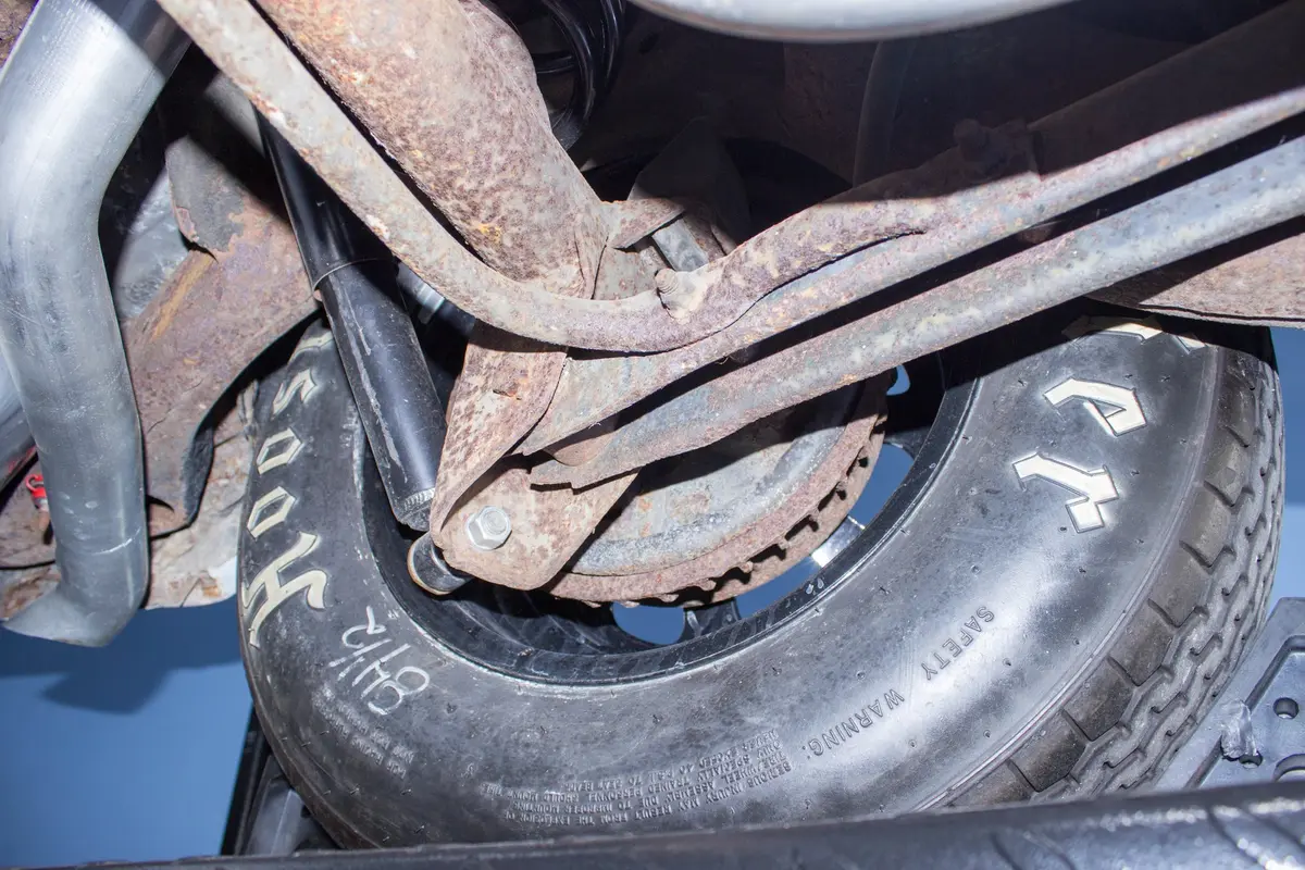 Vehicle photo 54