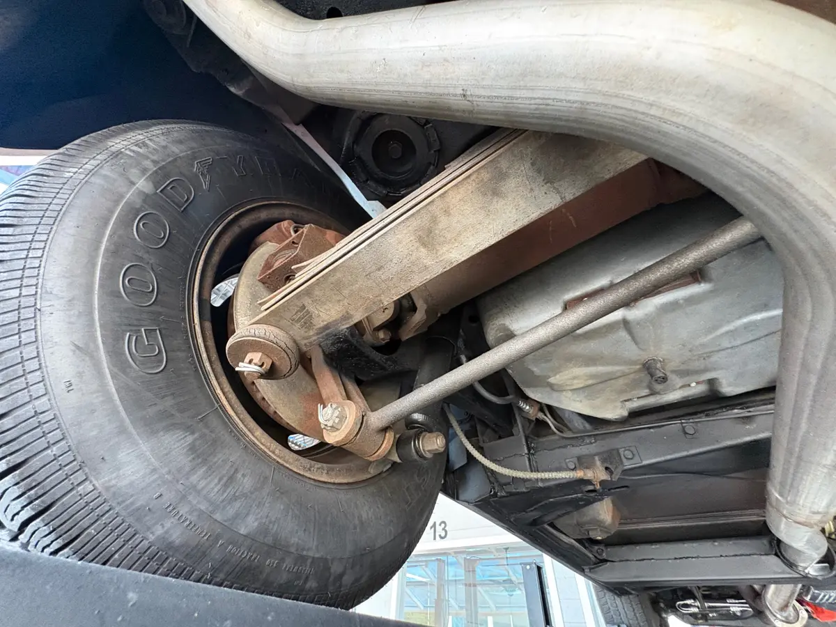 Vehicle photo 45