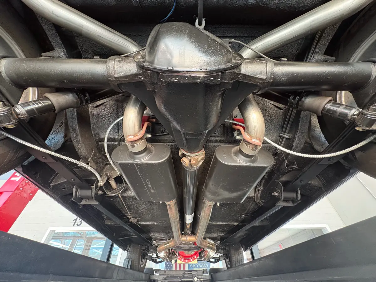 Vehicle photo 45