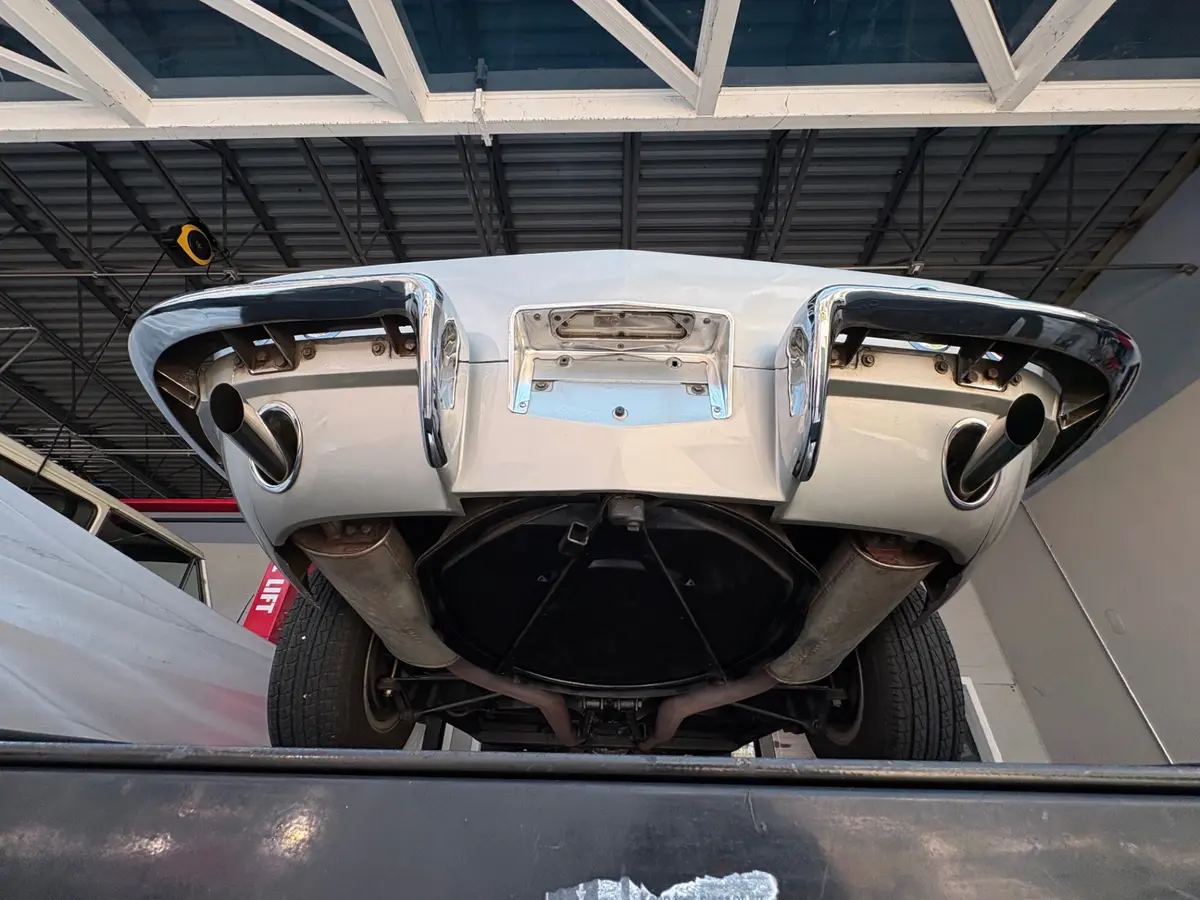 Vehicle photo 56