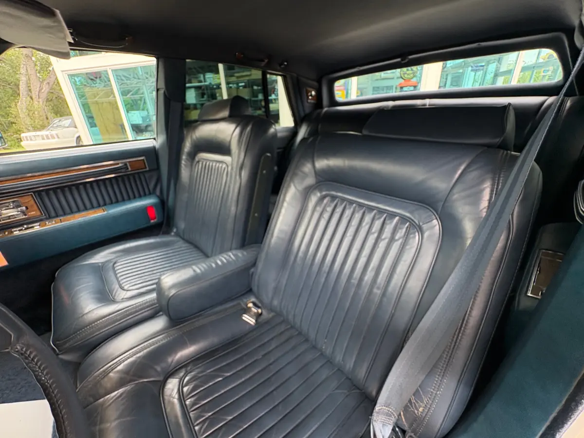 Vehicle photo 35