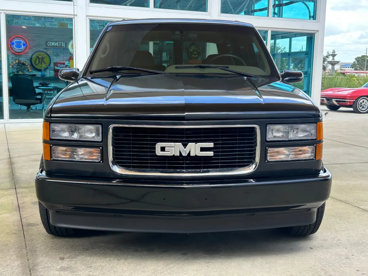 Vehicle photo 2