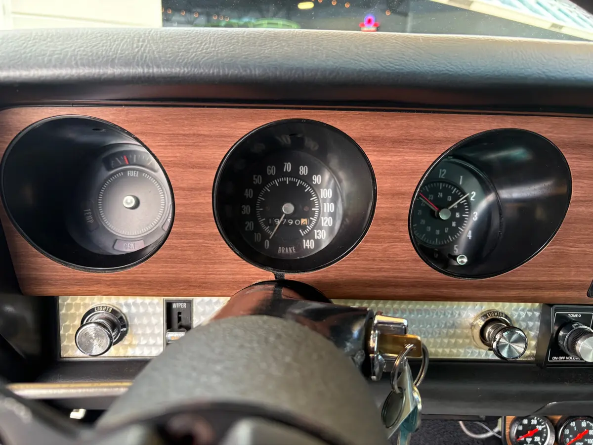Vehicle photo 39