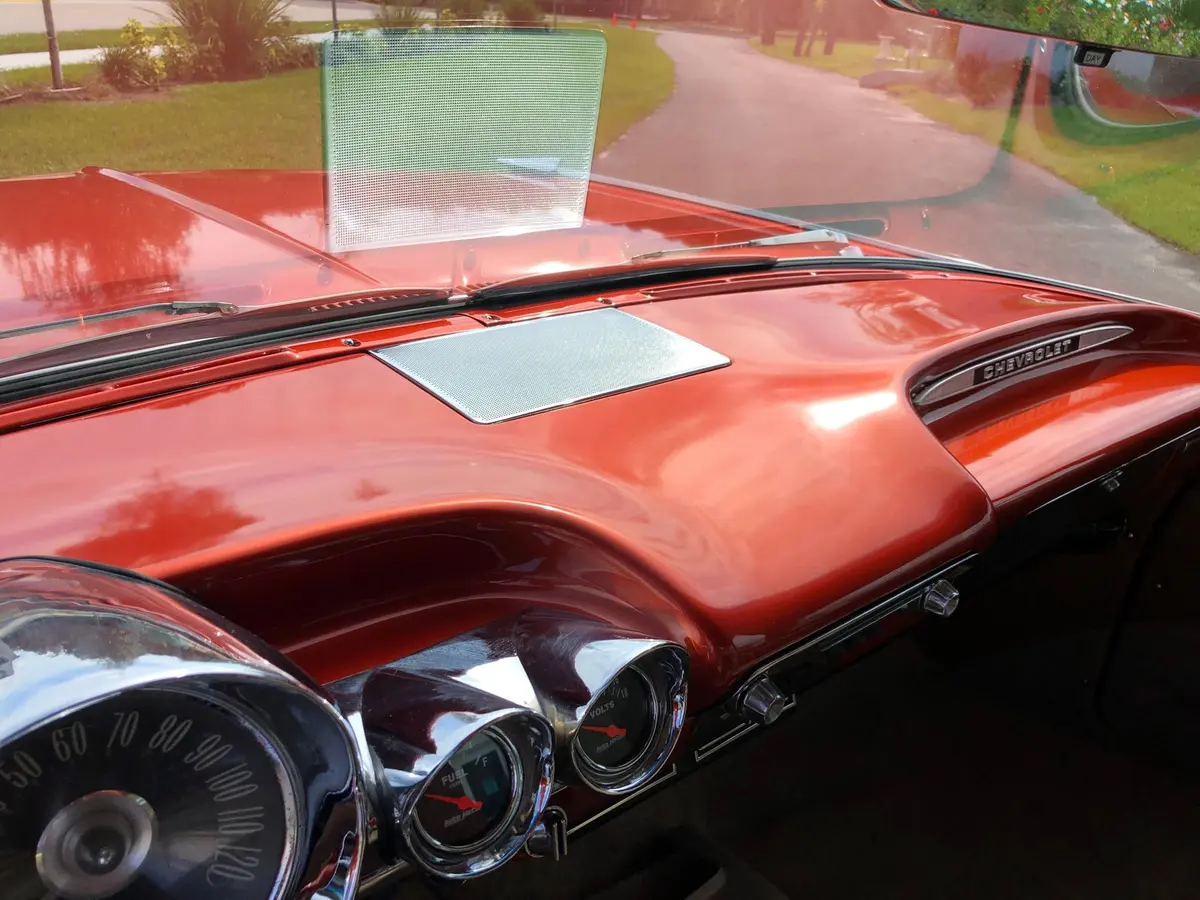 Vehicle photo 12