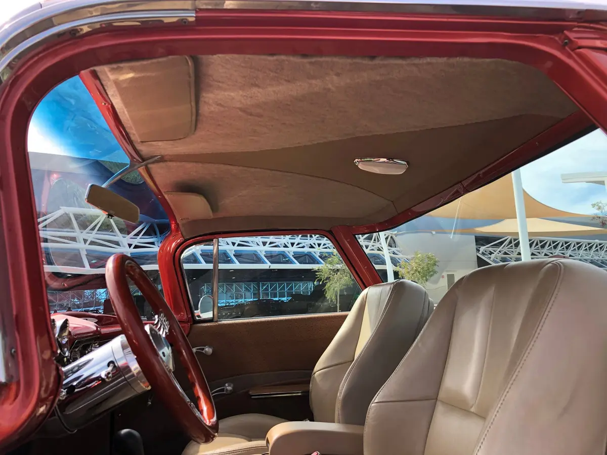 Vehicle photo 13