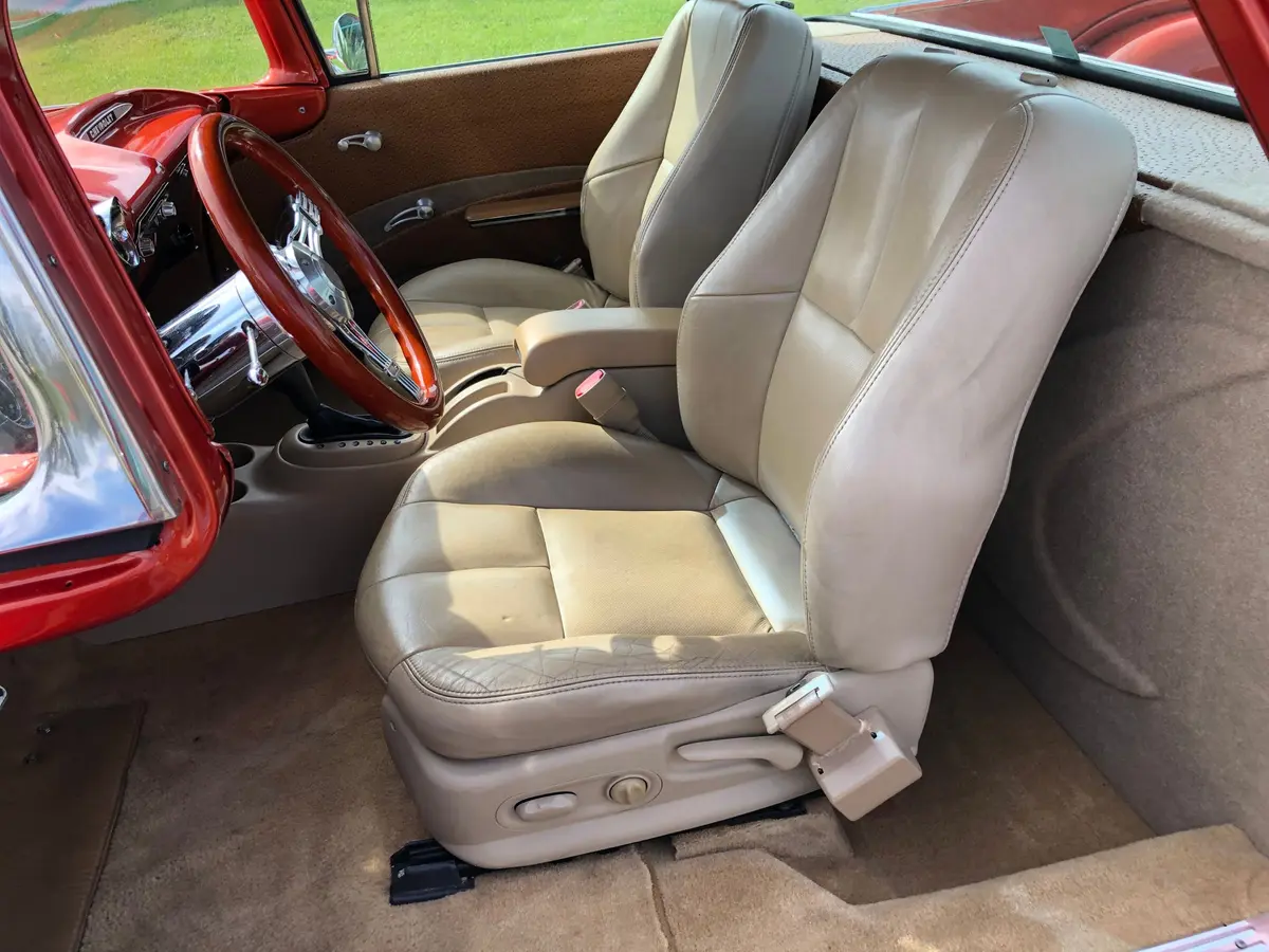 Vehicle photo 15