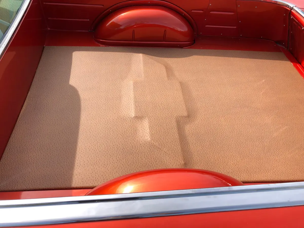 Vehicle photo 19