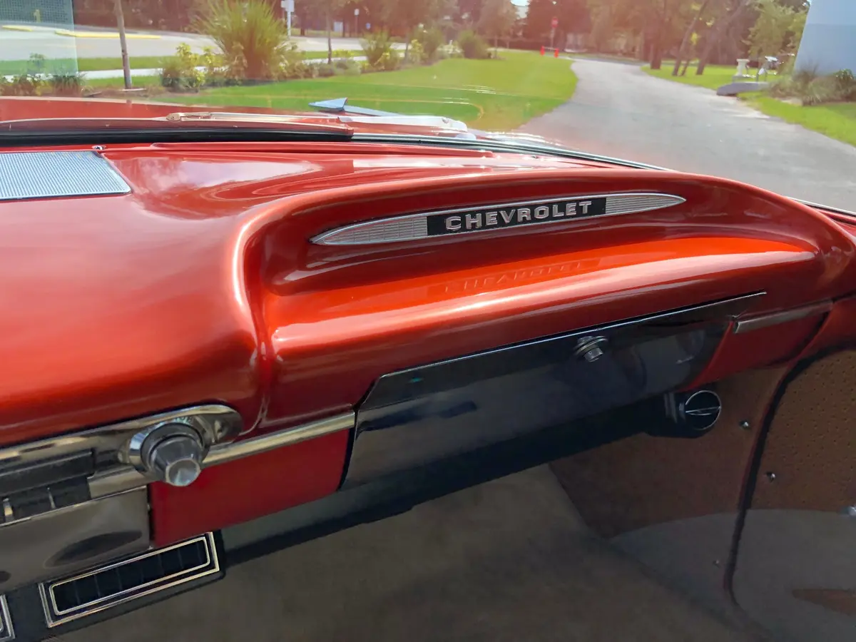 Vehicle photo 26