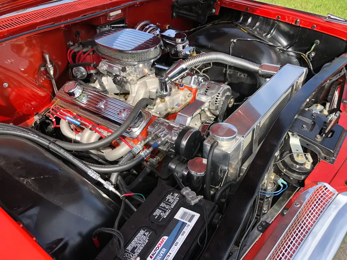 Vehicle photo 30