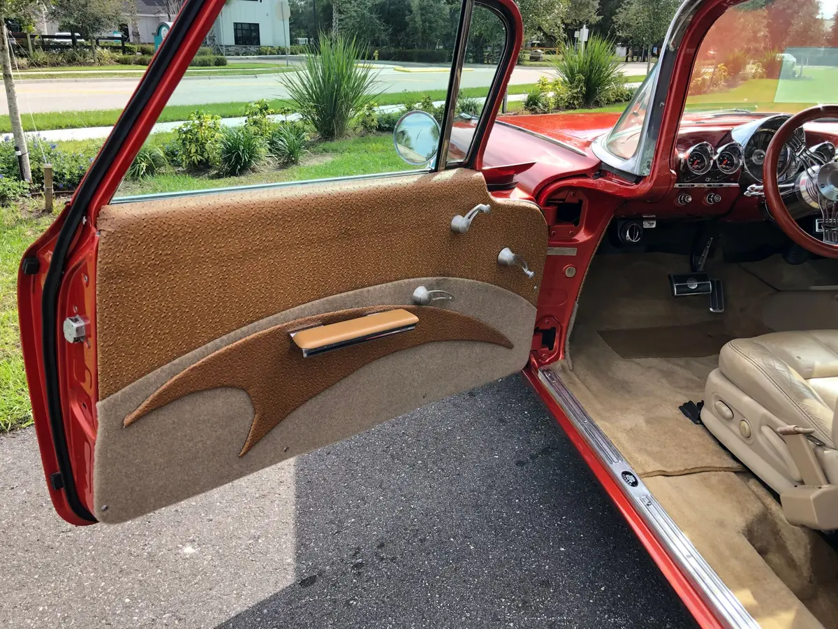 Vehicle photo 4