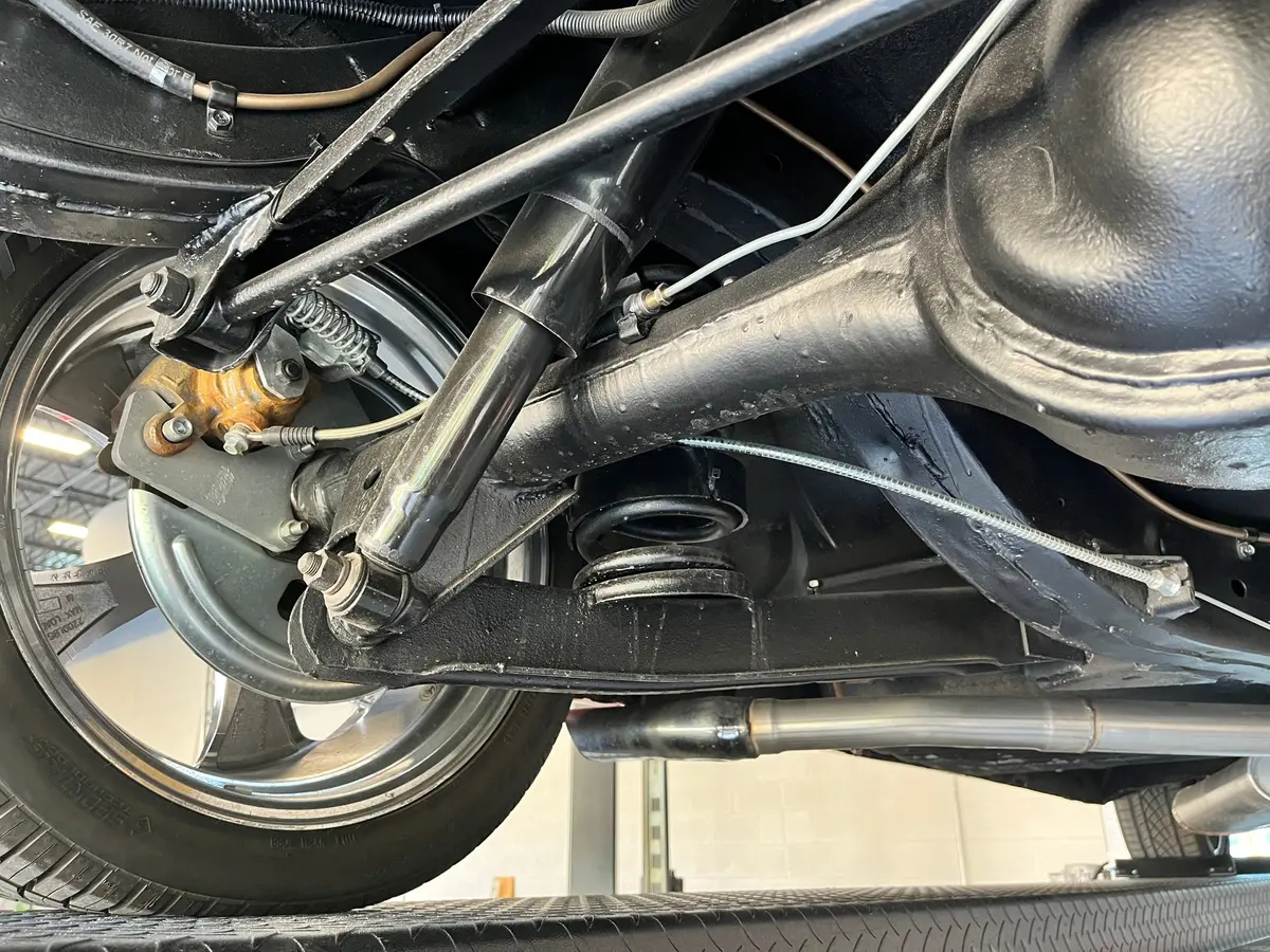 Vehicle photo 54