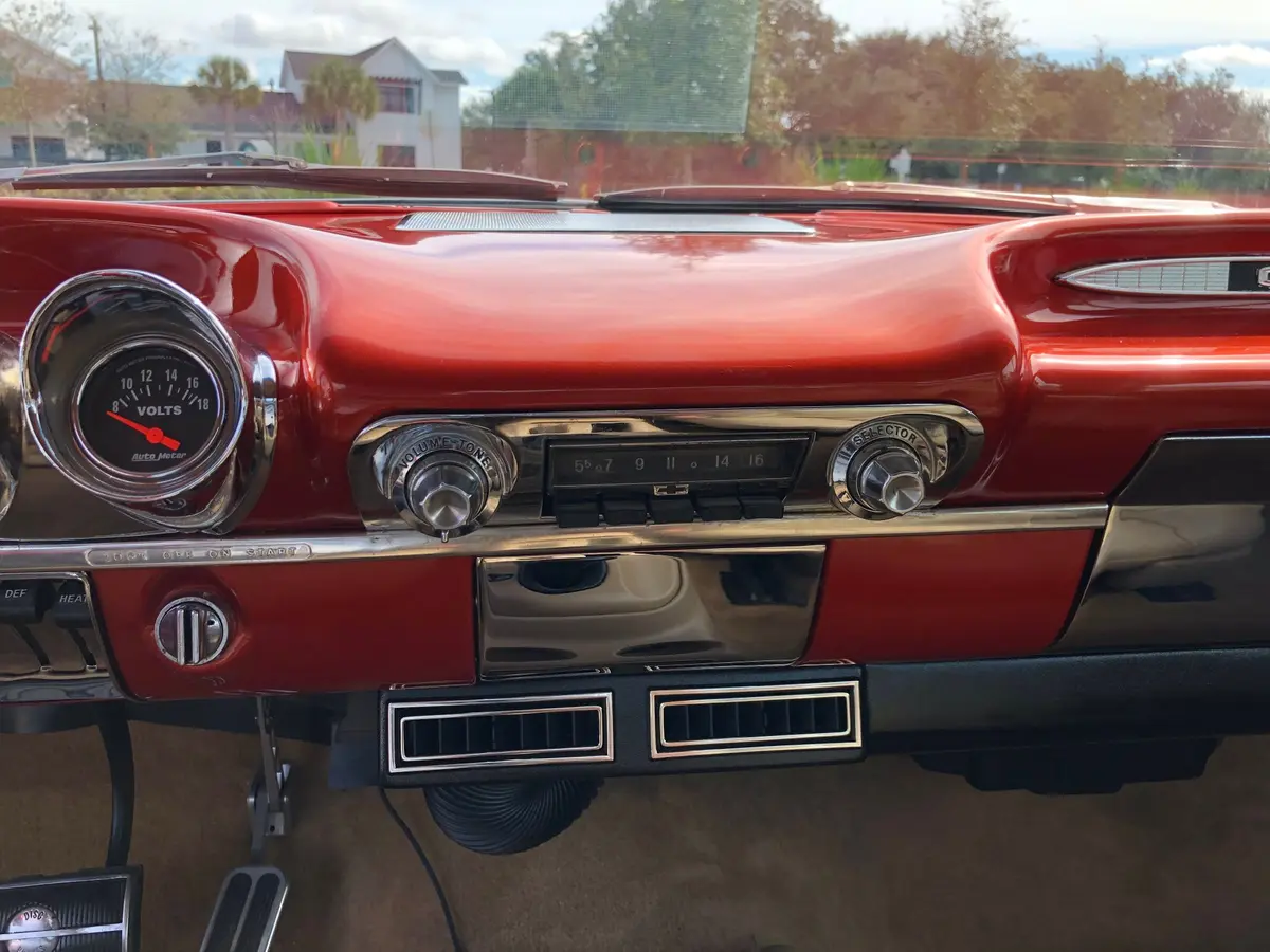 Vehicle photo 10