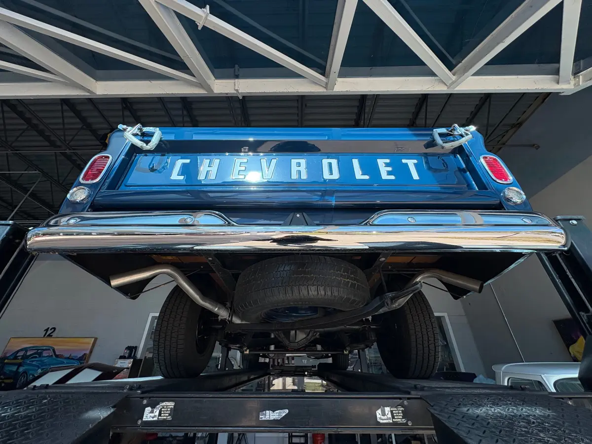 Vehicle photo 40