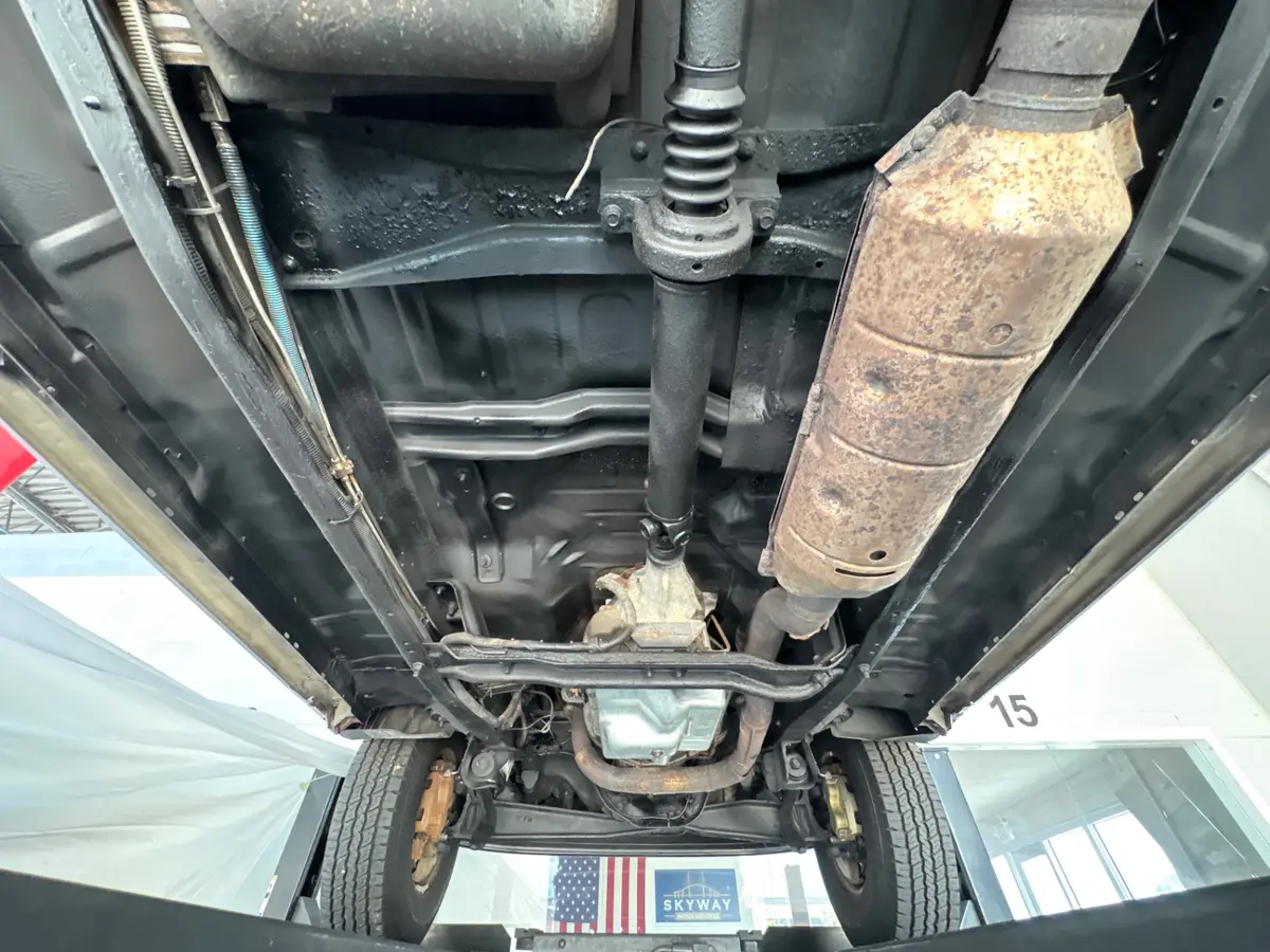 Vehicle photo 47
