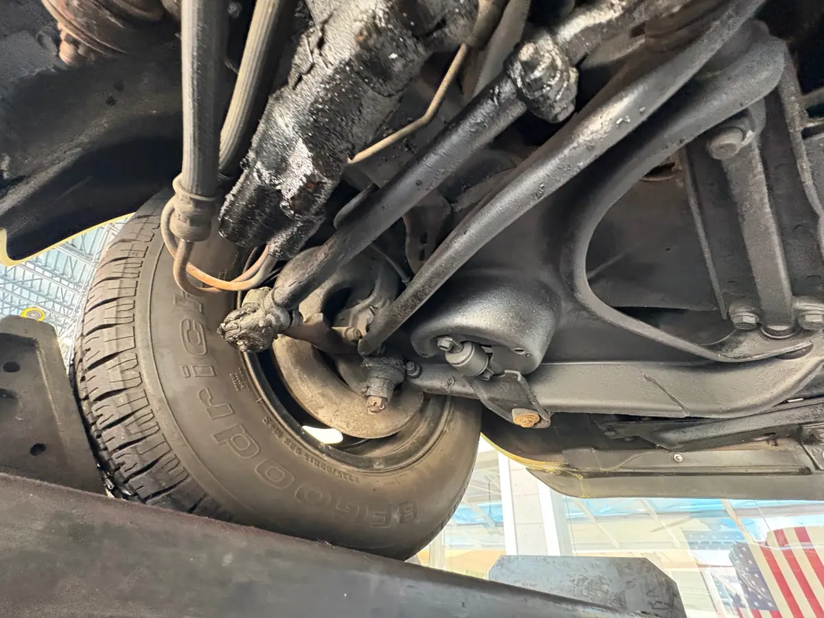 Vehicle photo 46