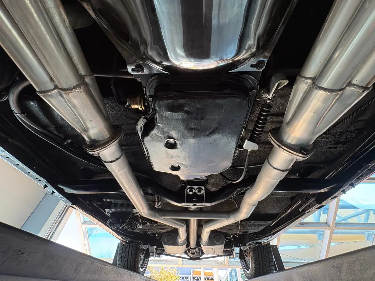 Vehicle photo 52