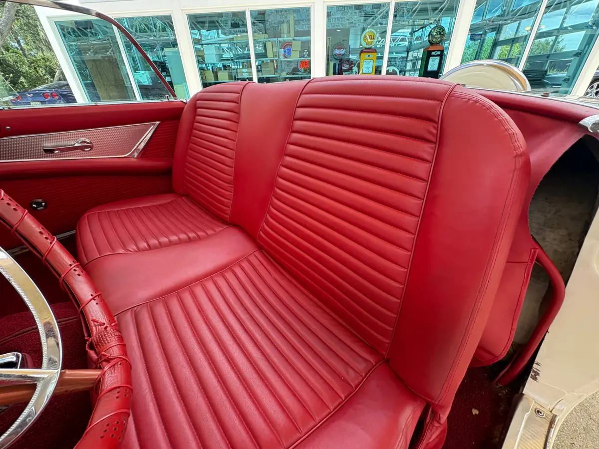 Vehicle photo 40