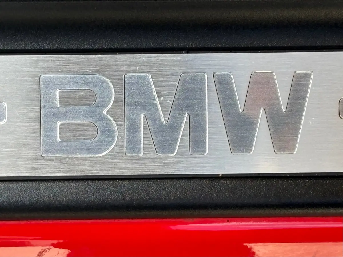 Vehicle photo 43