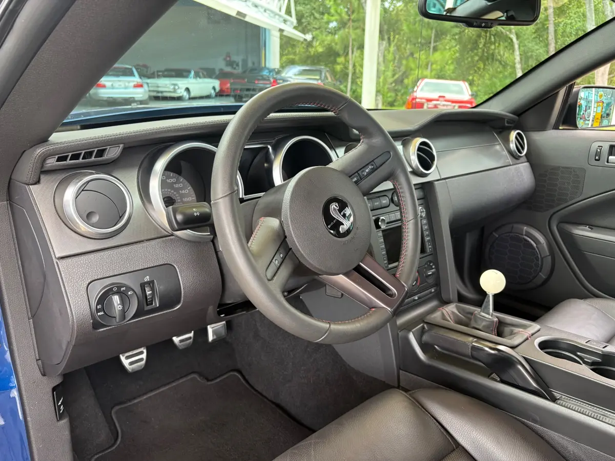Vehicle photo 35