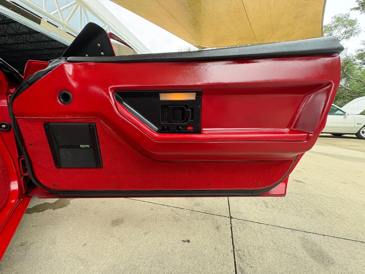 Vehicle photo 37