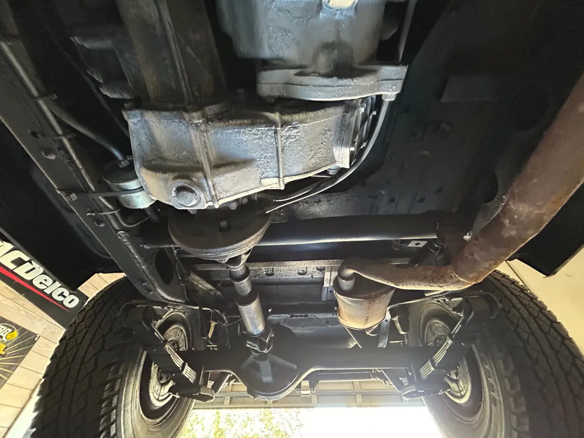 Vehicle photo 37