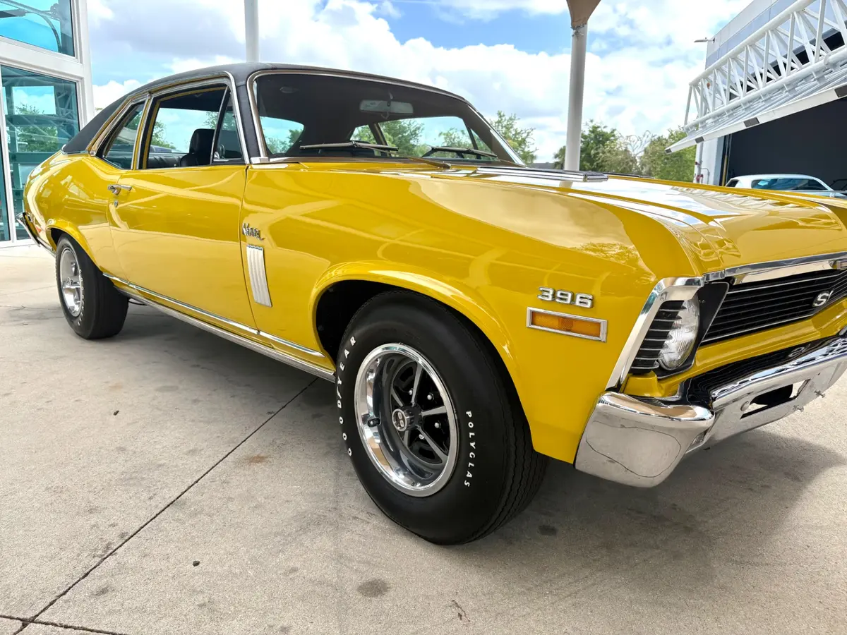 Vehicle photo 19