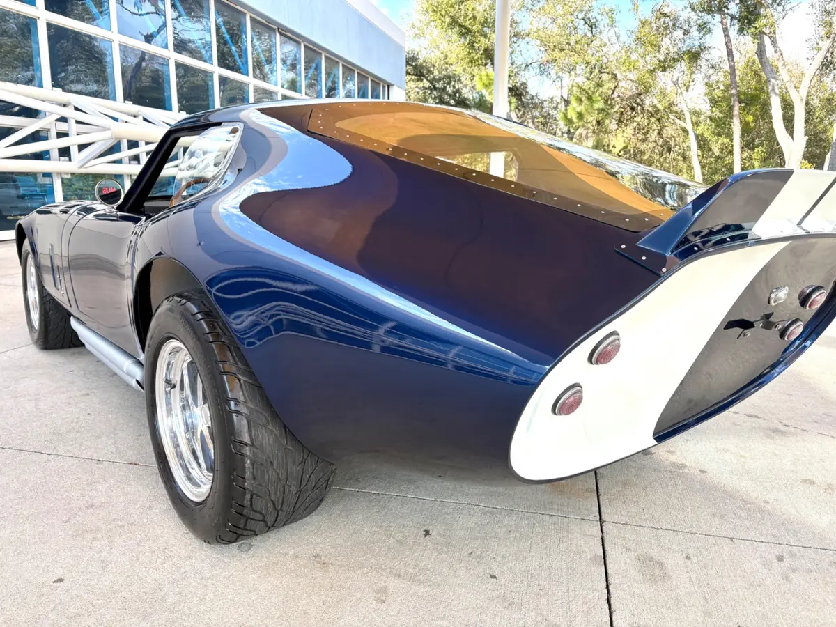 Vehicle photo 16