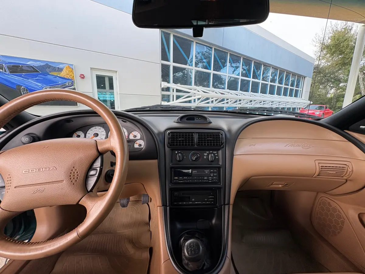 Vehicle photo 37