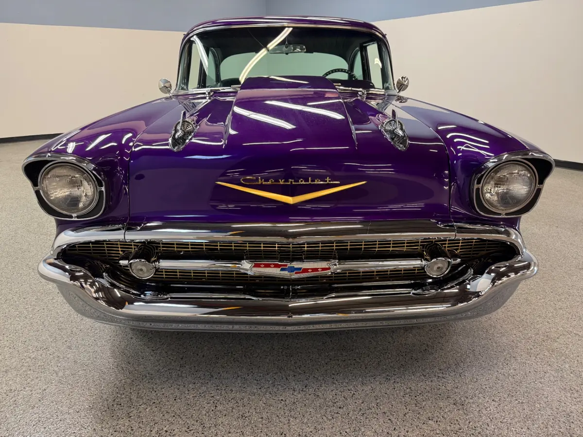 Vehicle photo 2