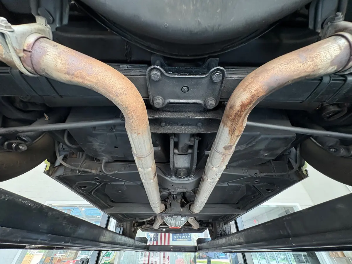Vehicle photo 40