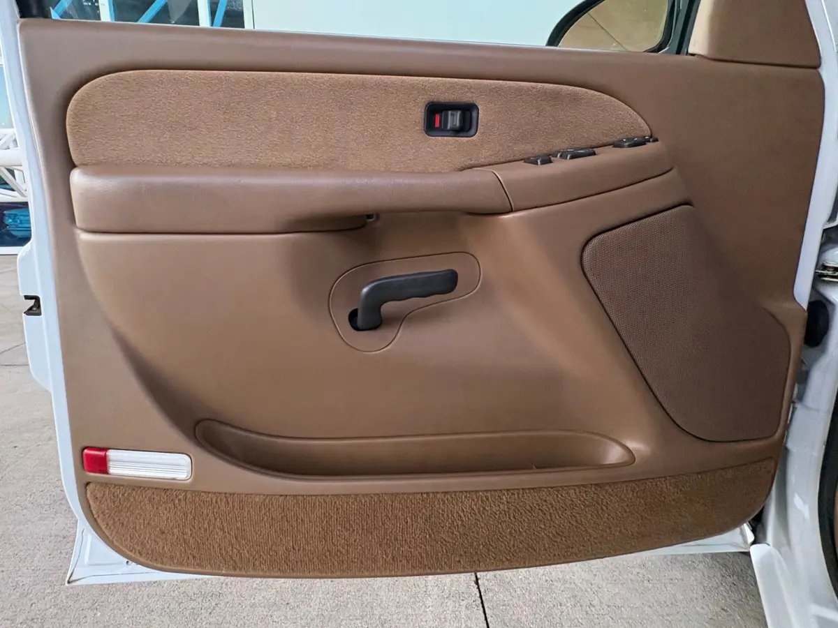Vehicle photo 32